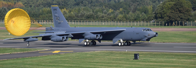 美国空军启动B-52发动机升级项目